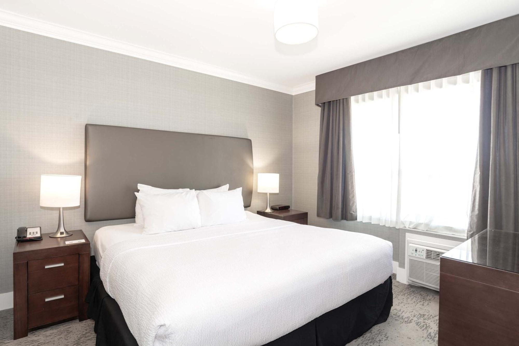 Sandman Hotel Саскатун Экстерьер фото